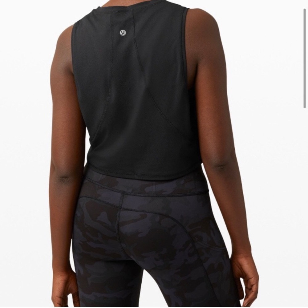 NWOT Lululemon Cropped Tank - Never worn before!!